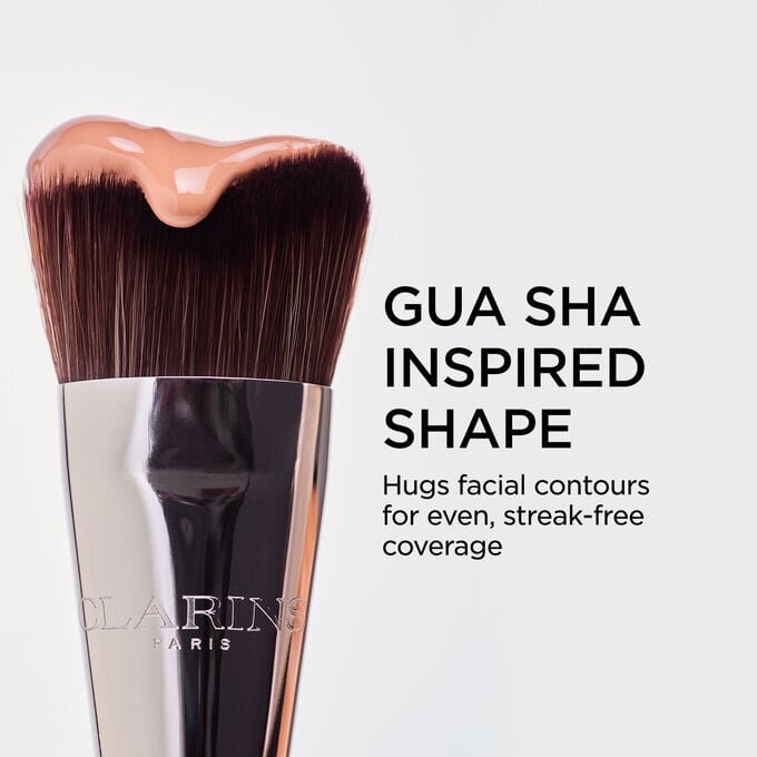 Pincel para base de maquillaje inspirado en el gua sha