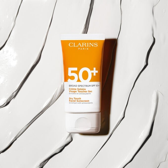 Protector solar facial de tacto seco - Amplio espectro SPF 50+