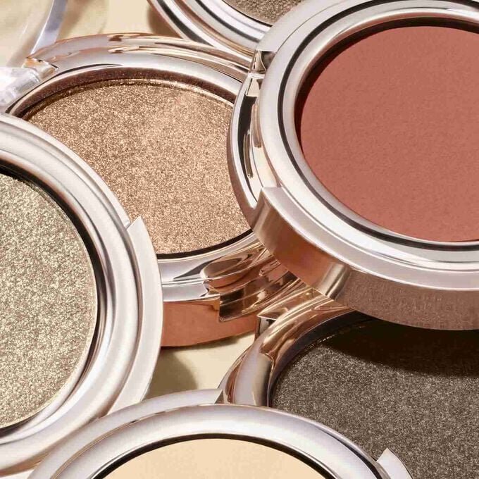 Sombras de ojos con prebase Ombre Skin Nude: acabados mate, satinado y perlado